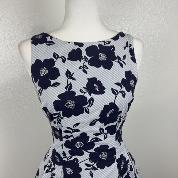 Vince Camuto Dress Women 4 White Blue Floral Striped Sleeveless Fit Flare - Picture 7 of 14